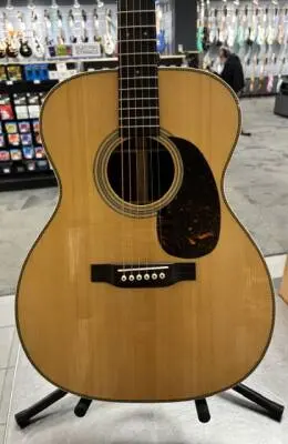 Martin Guitars - 000-28 V18 2