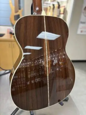 Martin Guitars - 000-28 V18 2