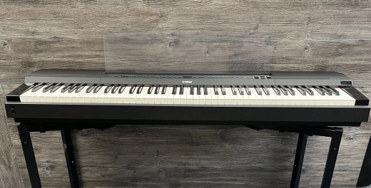 Yamaha - P255 B 2