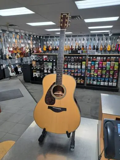 Yamaha - LL16 Left Handed