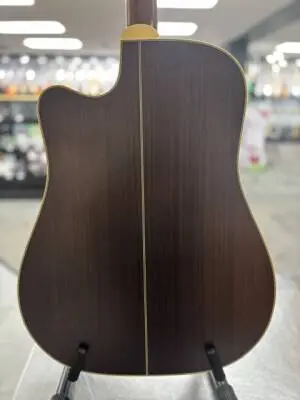 Takamine- Garth Brooks 2