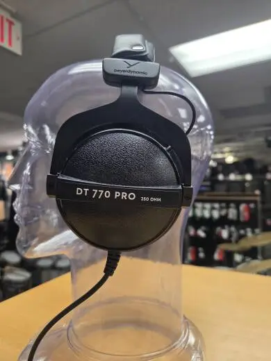 Beyerdynamic - DT770 PRO-250 2
