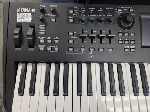 Yamaha - MODX6+ 2