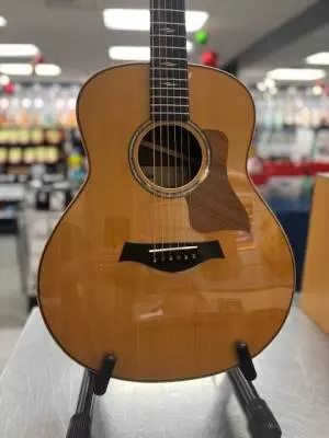 Taylor Guitars - GT811E 2