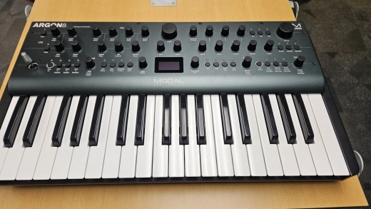 Modal Electronics - ARGON8