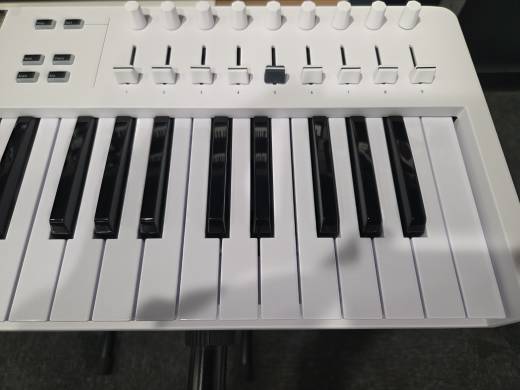 Arturia Keylab Essential 49 MK3 Universal MIDI Controller - White