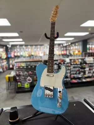 Fender - LTD INT COLOR TELE MAUI BLUE 2