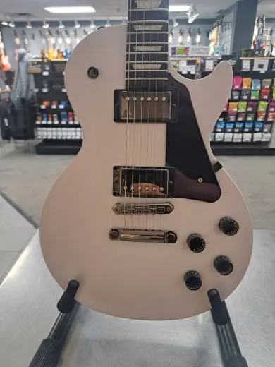 Gibson -Les Paul Modern Studio Worn White 2