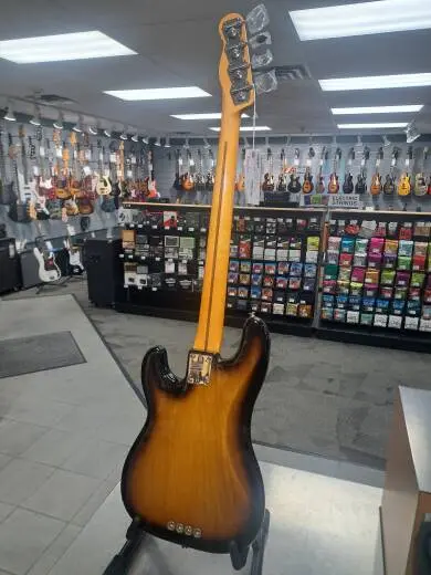 Fender - AVII 54 P-Bass 2