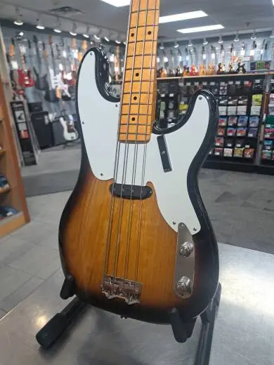 Fender - AVII 54 P-Bass 2