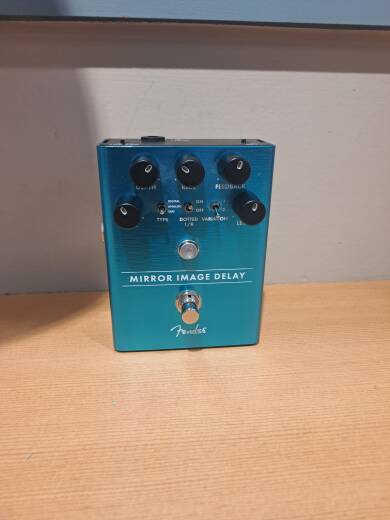 Gear Hunter | Fender - Mirror Image Delay Gear Hunter | Fender - Mirror Image Delay