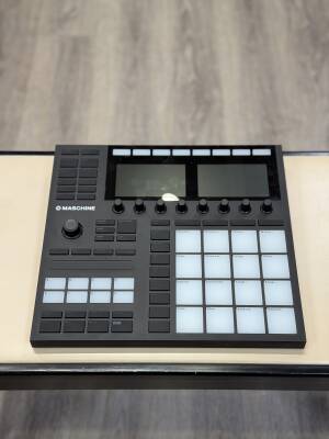 Native Instruments Maschine MK3 Music Production System