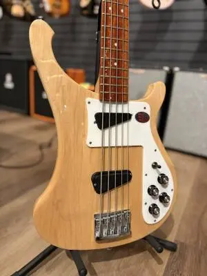 Rickenbacker 5 String Mapleglo