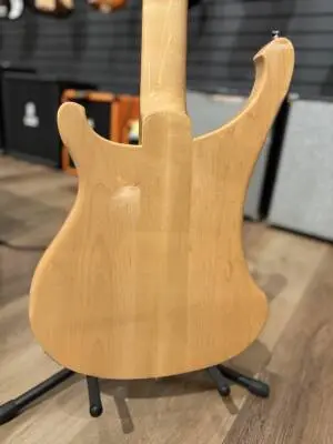 Rickenbacker 5 String Mapleglo 2