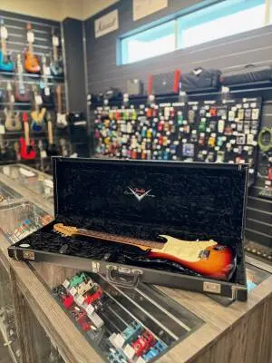 Fender Custom Shop Strat 2005 2