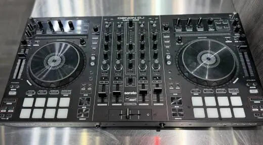 Denon - MC7000 2