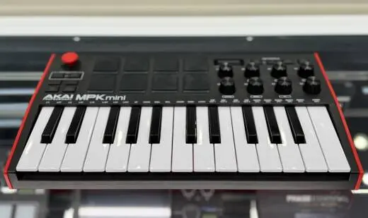 Akai - MPK MINI II 2