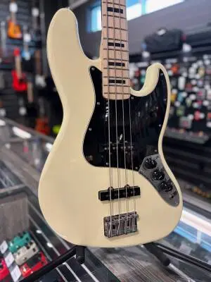 Squier Affinity Active J-Bass 2