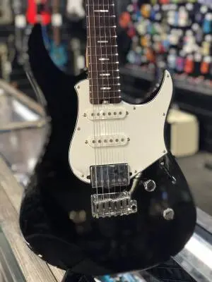 Yamaha Pacifica Professional  PACP12 BM 2