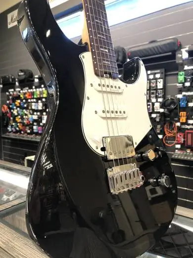 Store Special Product - Yamaha Pacifica Professional  PACP12 BM