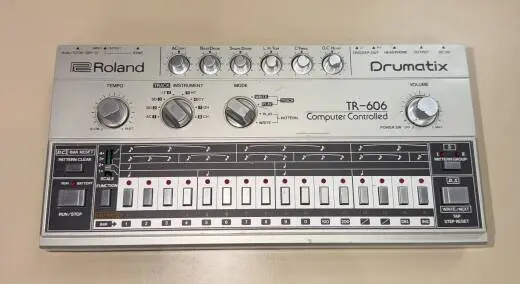 Roland TR-606 2