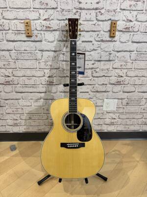 Store Special Product - Martin Guitars - J-40