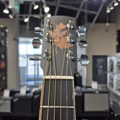 Larrivee D-03 Maple Leaf Limited Edition 2