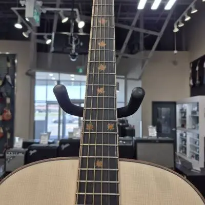 Larrivee D-03 Maple Leaf Limited Edition 2