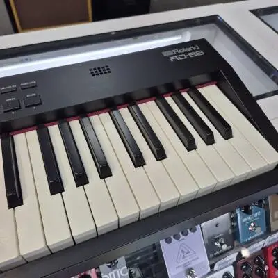 Roland - RD-88