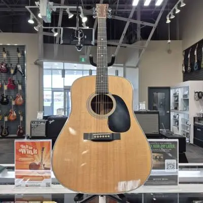 Martin Guitars - D-28 MOD DLX