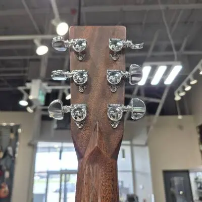 Martin Guitars - D-28 MOD DLX 2