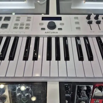 Arturia - KEYLAB ESSE 61 2