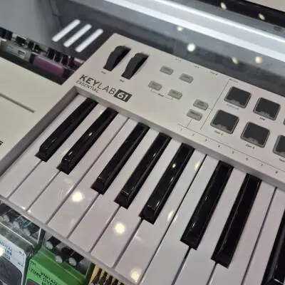 Arturia - KEYLAB ESSE 61 2