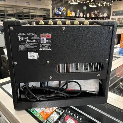 Fender - 223-1500-000 2