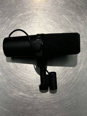 Shure SM7B Large Diaphragm Cardioid Dynamic Microphone