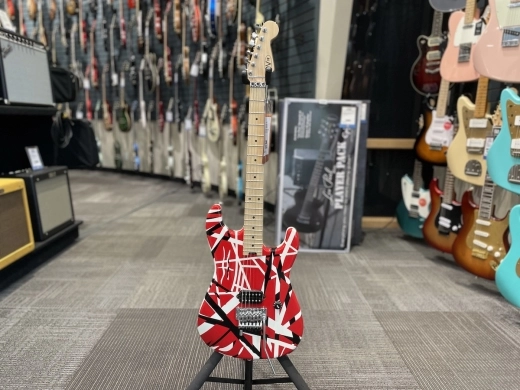 FENDER MONTH - EVH STRIPE SERIES 3