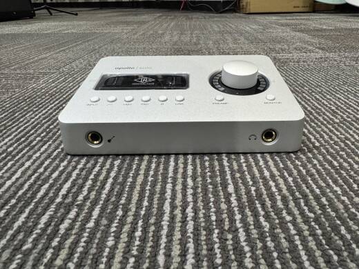 Universal Audio Apollo Solo Thunderbolt 3 Audio Interface