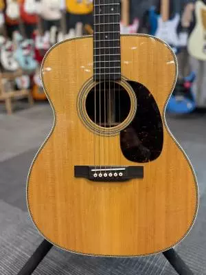 Store Special Product - Martin Guitars - 000-28 V18