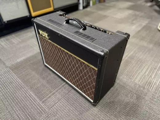 Vox AC15 Guitar Amp 3