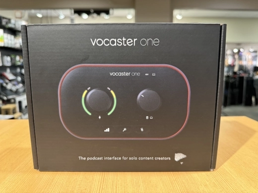 Focusrite VOCASTER ONE Podcasting Interface 2