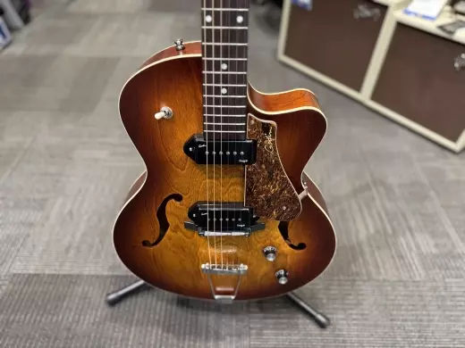 Godin 5th Avenue CW Kingpin II P90 Cognac Burst 3