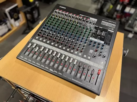 Yamaha 16-channel Mixing Console 2