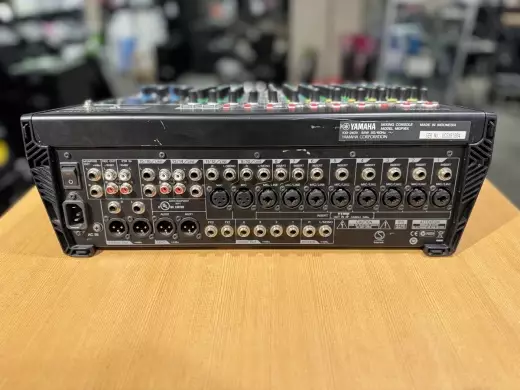 Yamaha 16-channel Mixing Console 3