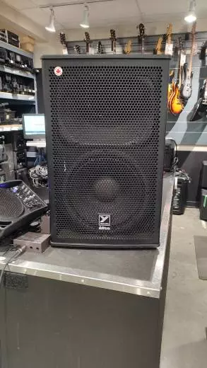 Yorkville Sound - EF12P
