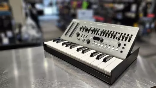 Roland SH01A Sound Module WITH K25M 2