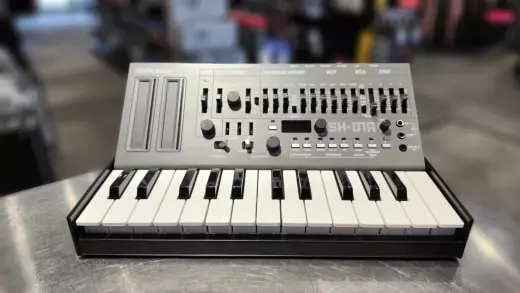Roland SH01A Sound Module WITH K25M