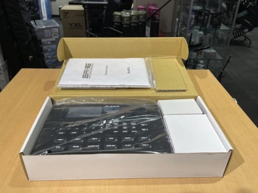 Alesis - SR-16 2