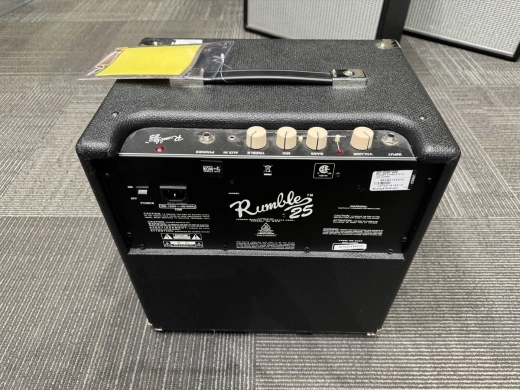 FENDER MONTH: Fender Rumble 25 V3 Combo 4