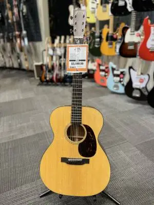 Martin Guitars - 000-18 2014