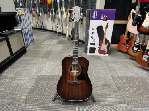 Taylor Guitars - 320E STD